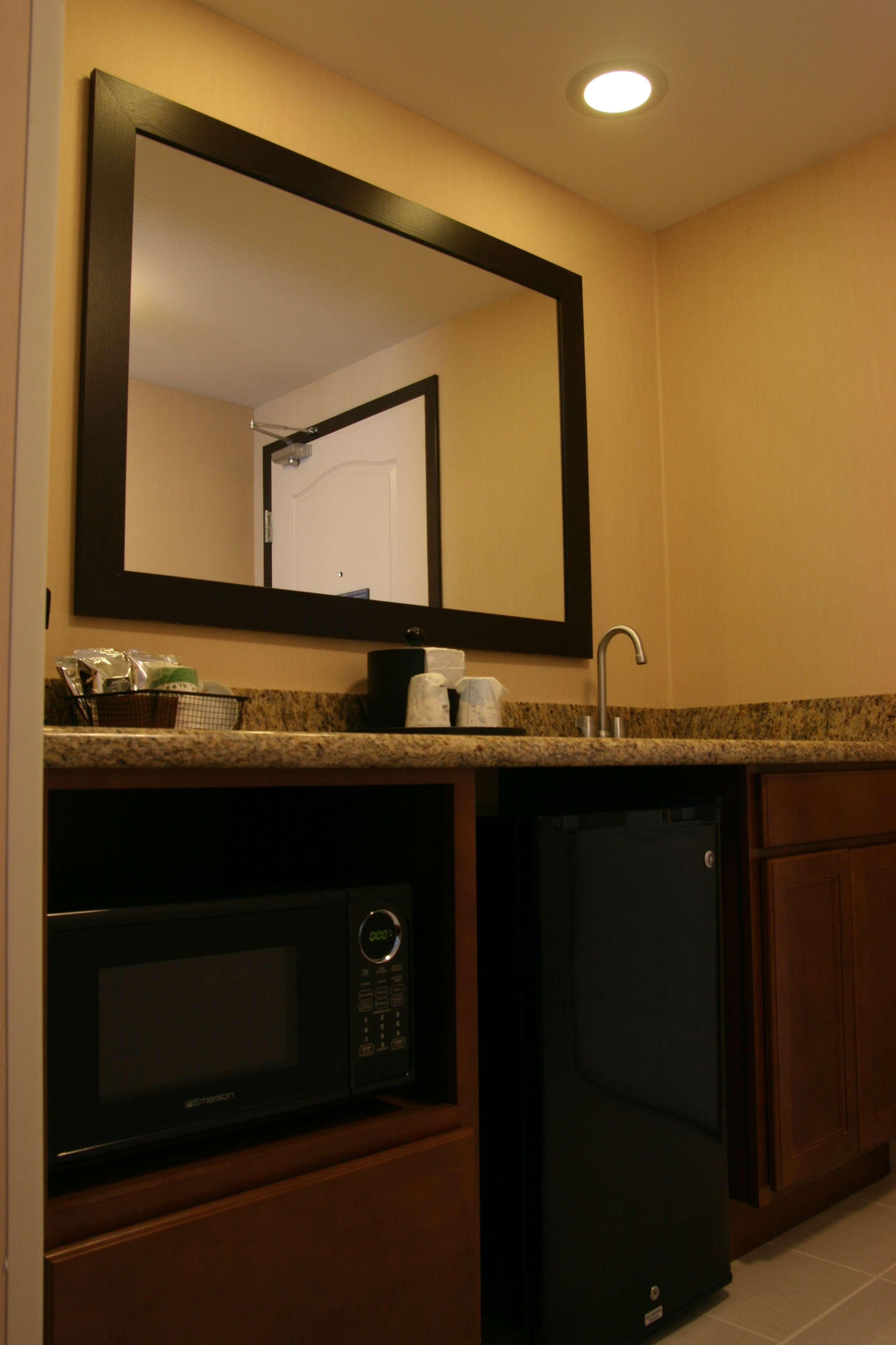 Hampton Inn&Suites Peru Bagian luar foto
