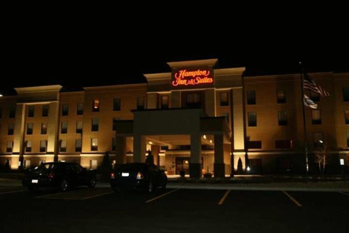 Hampton Inn&Suites Peru Bagian luar foto